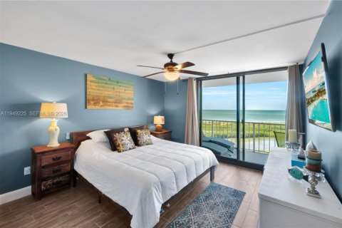 Condo in Marco Island, Florida, 2 bedrooms  № 2153020 - photo 18