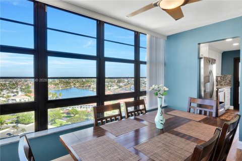Condo in Marco Island, Florida, 2 bedrooms  № 2153020 - photo 17