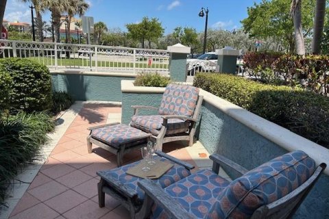 Townhouse in Deerfield Beach, Florida 3 bedrooms, 216.18 sq.m. № 1102080 - photo 1