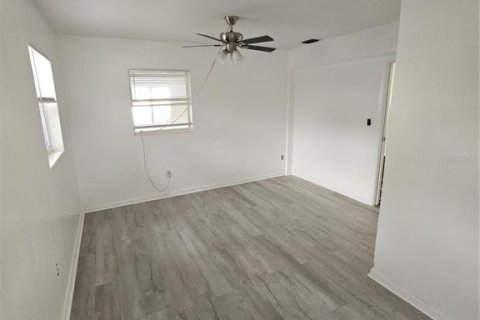 Villa ou maison à louer à Clearwater, Floride: 3 chambres, 121.05 m2 № 2349445 - photo 7