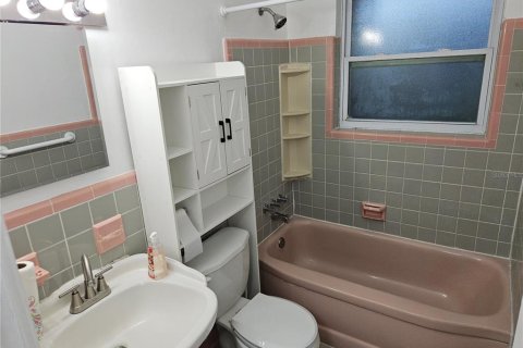 Villa ou maison à louer à Clearwater, Floride: 3 chambres, 121.05 m2 № 2349445 - photo 8