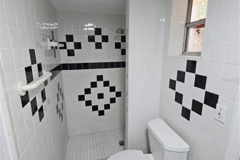 Villa ou maison à louer à Clearwater, Floride: 3 chambres, 121.05 m2 № 2349445 - photo 11