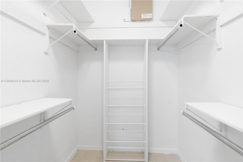 Casa en alquiler en Palmetto Bay, Florida, 3 dormitorios, 175.77 m2 № 1967751 - foto 24