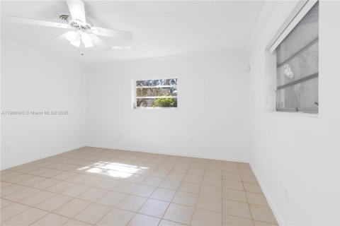 Casa en alquiler en Palmetto Bay, Florida, 3 dormitorios, 175.77 m2 № 1967751 - foto 22