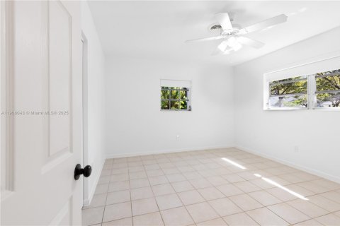 Casa en alquiler en Palmetto Bay, Florida, 3 dormitorios, 175.77 m2 № 1967751 - foto 26