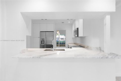 Casa en alquiler en Palmetto Bay, Florida, 3 dormitorios, 175.77 m2 № 1967751 - foto 18