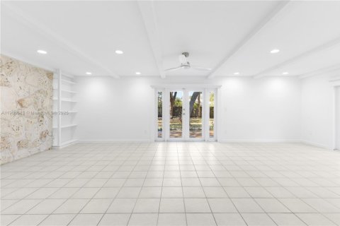 Casa en alquiler en Palmetto Bay, Florida, 3 dormitorios, 175.77 m2 № 1967751 - foto 9