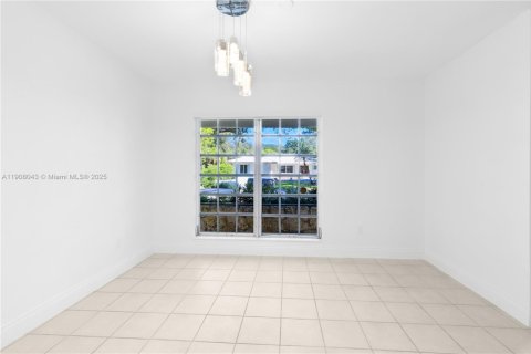 Casa en alquiler en Palmetto Bay, Florida, 3 dormitorios, 175.77 m2 № 1967751 - foto 20