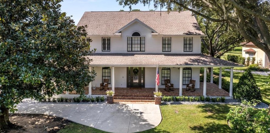 House in Winter Garden, Florida 4 bedrooms, 298.59 sq.m. № 1866080