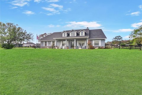 House in Ocala, Florida 4 bedrooms, 243.31 sq.m. № 2151211 - photo 5