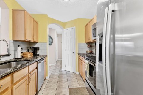 Condo in Orlando, Florida, 3 bedrooms № 2409814 - photo 13