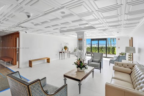 Condo in Miami, Florida, 1 bedroom  № 1763369 - photo 7