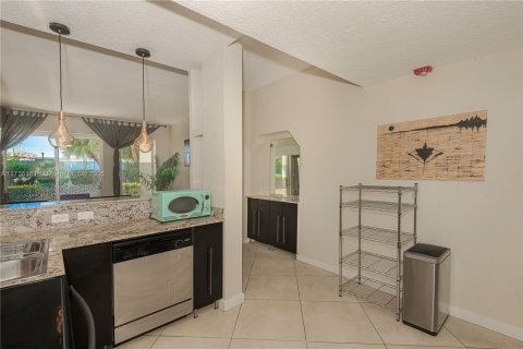 Condo in Miami, Florida, 1 bedroom  № 1763369 - photo 23