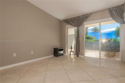 Condo in Miami, Florida, 1 bedroom  № 1763369 - photo 22