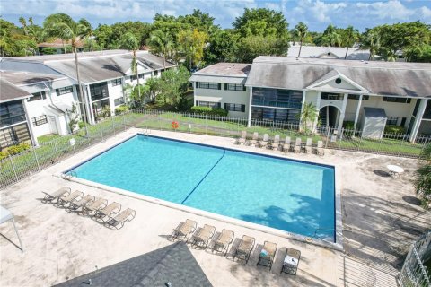 Купить кондоминиум в Майами, Флорида 2 спальни, 93.65м2, № 1971316 - фото 27