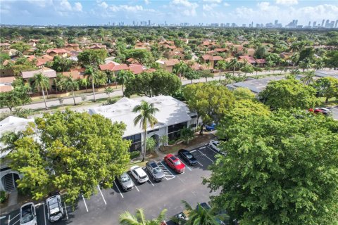 Купить кондоминиум в Майами, Флорида 2 спальни, 93.65м2, № 1971316 - фото 29