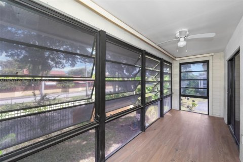 Купить кондоминиум в Майами, Флорида 2 спальни, 93.65м2, № 1971316 - фото 21