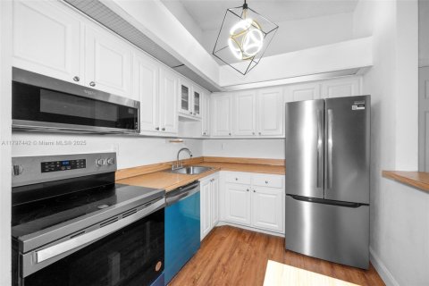 Купить кондоминиум в Майами, Флорида 2 спальни, 93.65м2, № 1971316 - фото 9