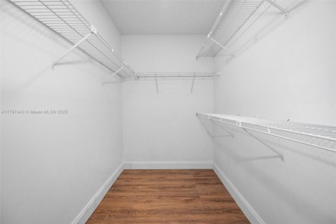 Купить кондоминиум в Майами, Флорида 2 спальни, 93.65м2, № 1971316 - фото 15