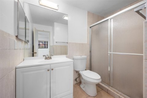 Купить кондоминиум в Майами, Флорида 2 спальни, 93.65м2, № 1971316 - фото 16