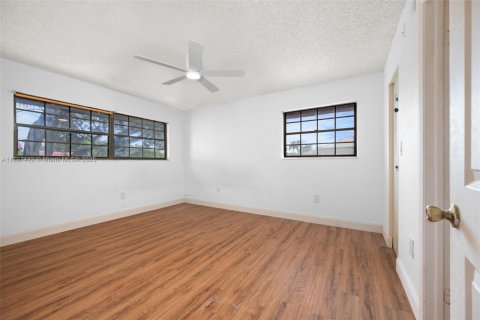 Купить кондоминиум в Майами, Флорида 2 спальни, 93.65м2, № 1971316 - фото 13