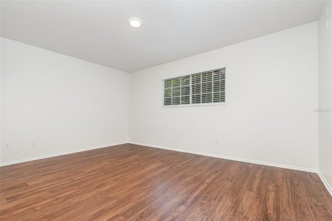 Casa en venta en Apopka, Florida, 4 dormitorios, 257.43 m2 № 1904542 - foto 9