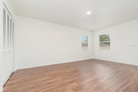 Casa en venta en Apopka, Florida, 4 dormitorios, 257.43 m2 № 1904542 - foto 10