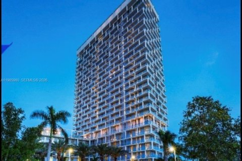 Кондоминиум с 2 спальнями в Санрайз, Флорида № 2047598
