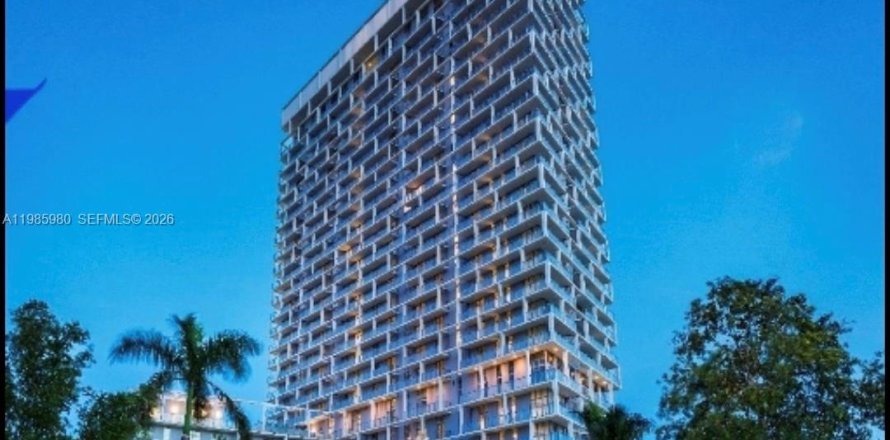 Кондоминиум с 2 спальнями в Санрайз, Флорида № 2047598