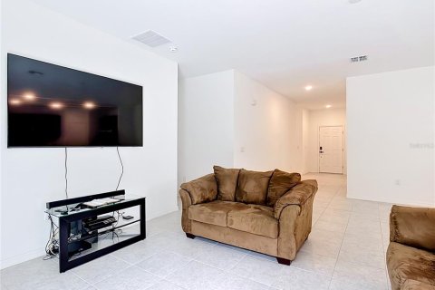 Villa ou maison à vendre à Poinciana, Floride: 4 chambres, 167.32 m2 № 2105172 - photo 10