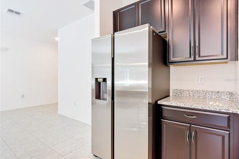 Villa ou maison à vendre à Poinciana, Floride: 4 chambres, 167.32 m2 № 2105172 - photo 6