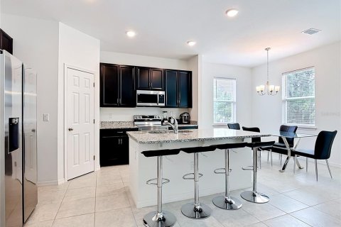 Villa ou maison à vendre à Poinciana, Floride: 4 chambres, 167.32 m2 № 2105172 - photo 8