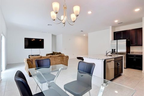 Villa ou maison à vendre à Poinciana, Floride: 4 chambres, 167.32 m2 № 2105172 - photo 4