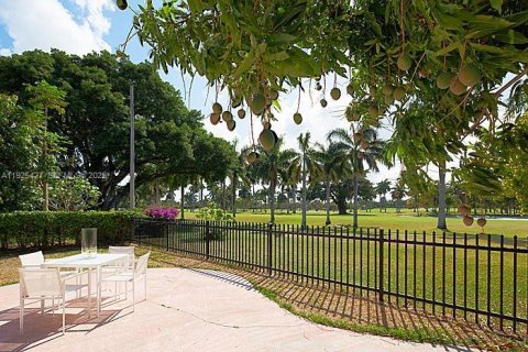 Casa en Miami Beach, Florida 4 dormitorios, 209.22 m2 № 2039108