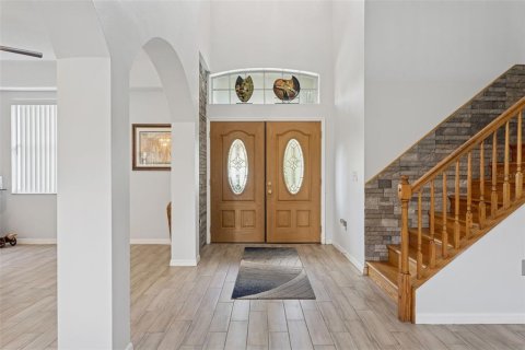 House in Tampa, Florida 5 bedrooms, 365.38 sq.m. № 2111123 - photo 6
