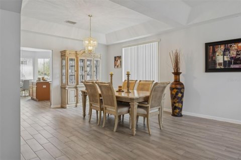 House in Tampa, Florida 5 bedrooms, 365.38 sq.m. № 2111123 - photo 8