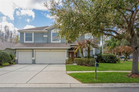 House in Tampa, Florida 5 bedrooms, 365.38 sq.m. № 2111123 - photo 3