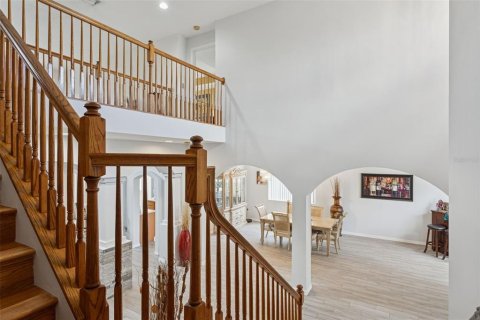 House in Tampa, Florida 5 bedrooms, 365.38 sq.m. № 2111123 - photo 25