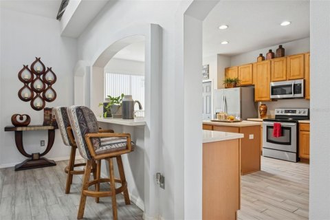 House in Tampa, Florida 5 bedrooms, 365.38 sq.m. № 2111123 - photo 15