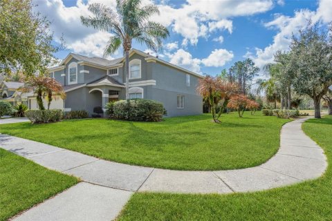 House in Tampa, Florida 5 bedrooms, 365.38 sq.m. № 2111123 - photo 4