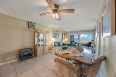 Condominio en venta en Saint Petersburg, Florida, 2 dormitorios, 82.68 m2 № 1850103 - foto 14