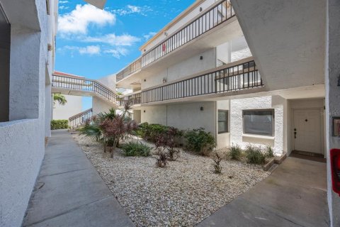 Condominio en venta en Saint Petersburg, Florida, 2 dormitorios, 82.68 m2 № 1850103 - foto 3