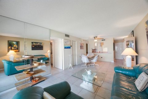 Condominio en venta en Saint Petersburg, Florida, 2 dormitorios, 82.68 m2 № 1850103 - foto 19