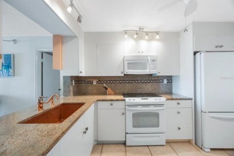 Condominio en venta en Saint Petersburg, Florida, 2 dormitorios, 82.68 m2 № 1850103 - foto 7