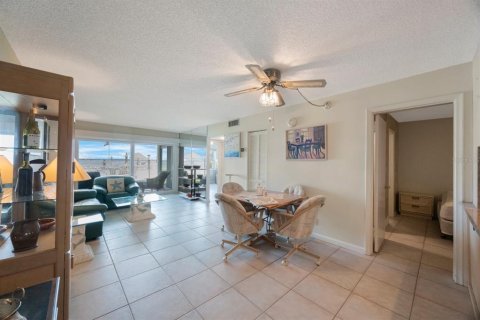 Condominio en venta en Saint Petersburg, Florida, 2 dormitorios, 82.68 m2 № 1850103 - foto 12