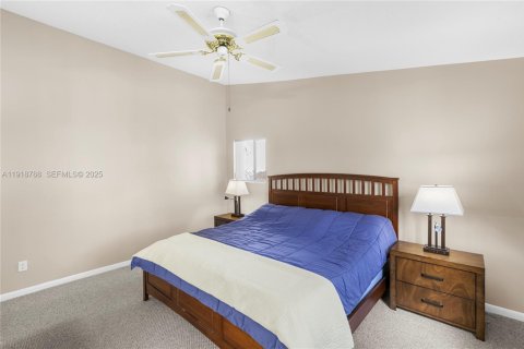 House in Dania Beach, Florida 3 bedrooms, 148.18 sq.m. № 1977131 - photo 27