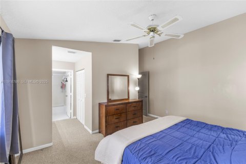 House in Dania Beach, Florida 3 bedrooms, 148.18 sq.m. № 1977131 - photo 22