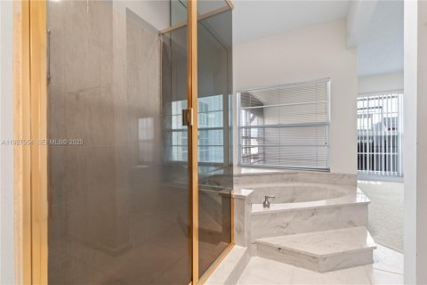 Townhouse in Hillsboro Beach, Florida 3 bedrooms, 150.32 sq.m. № 1988317 - photo 30