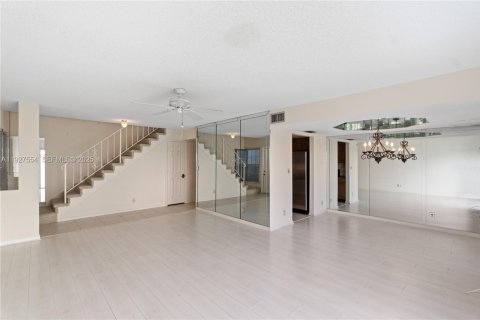 Townhouse in Hillsboro Beach, Florida 3 bedrooms, 150.32 sq.m. № 1988317 - photo 7