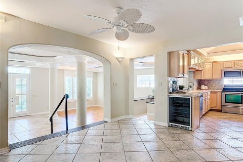 House in Daytona Beach, Florida 4 bedrooms, 360.09 sq.m. № 1833485 - photo 20